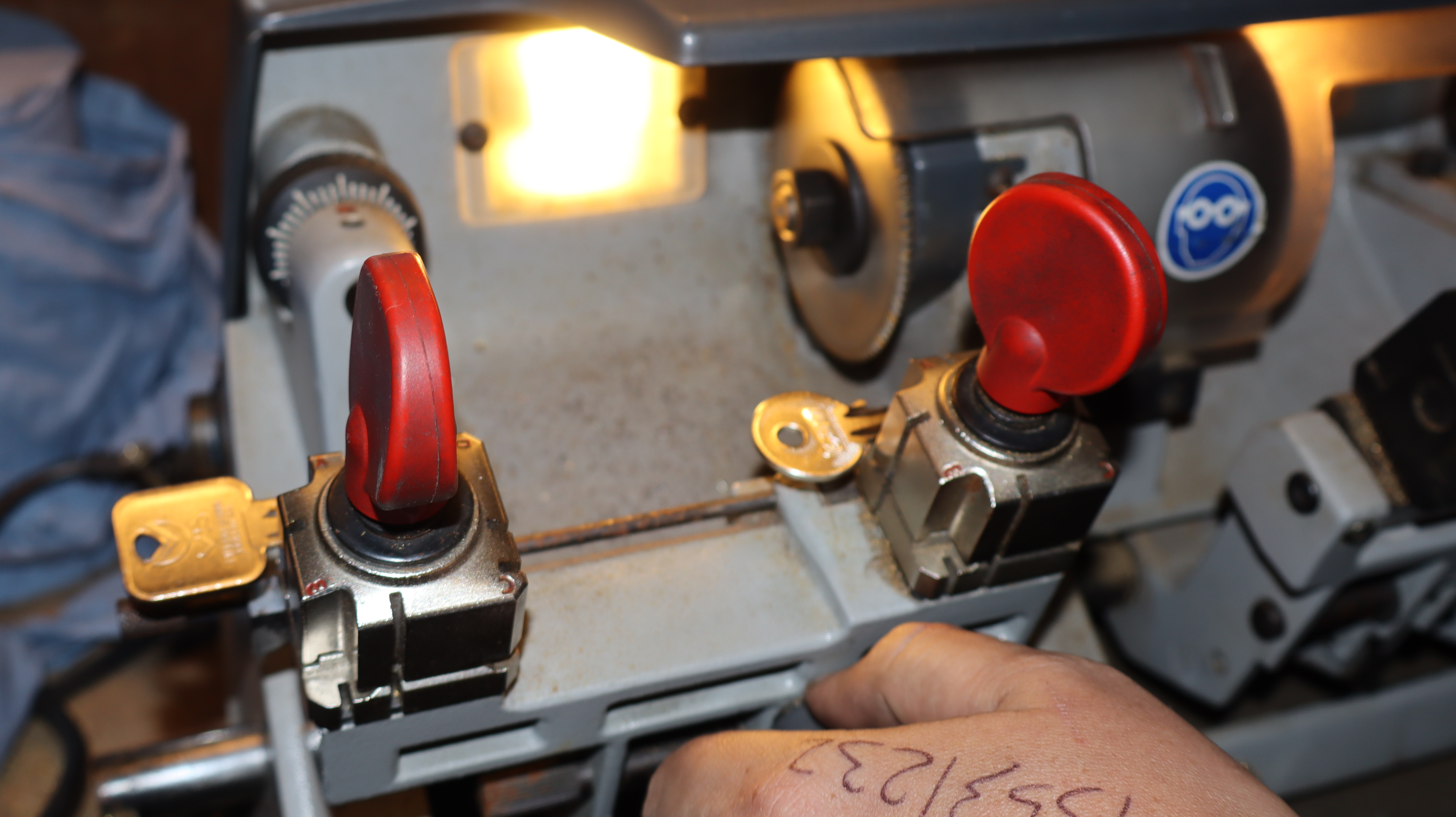 Key Cutting Emergency Locksmith
